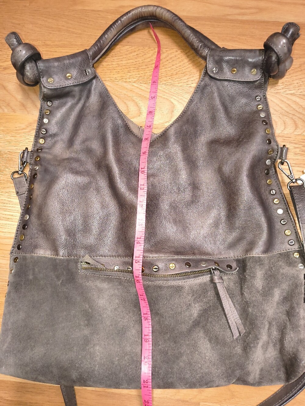 We The Free ♥️ Slouchie Leather Studded Shoulder Bag ♥️ Crossbody Tote Bag - Picture 9 of 13